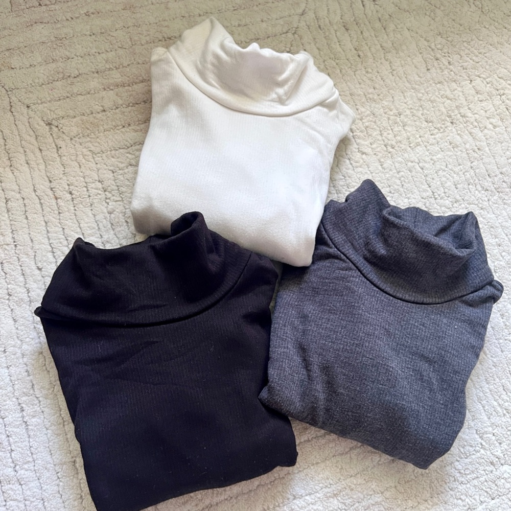 UNIQLO BUNDLE HEATTECH Ultra Warm Turtleneck Long Sleeve